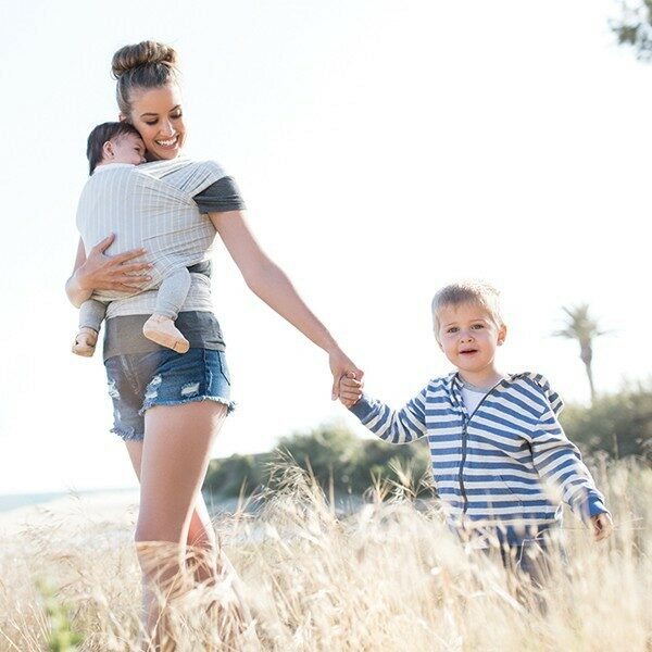 ERGObaby Aura strækvikle Grey Stribes