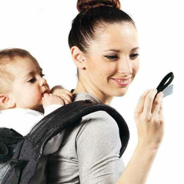 Smart spejl til at se om dit barn sidder godt og er tilpas ved rygbæring i JPMBB PhysioCarrier bæresele