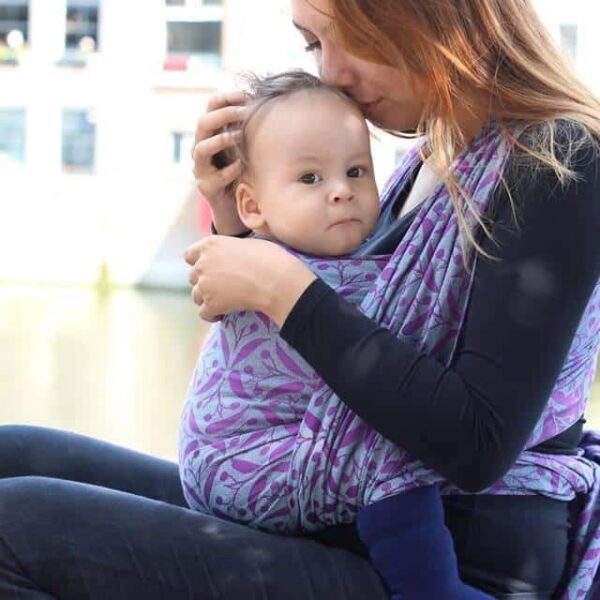 Yaro vikle Retro Berry Purple Mint Tencel kysseafstand med baby