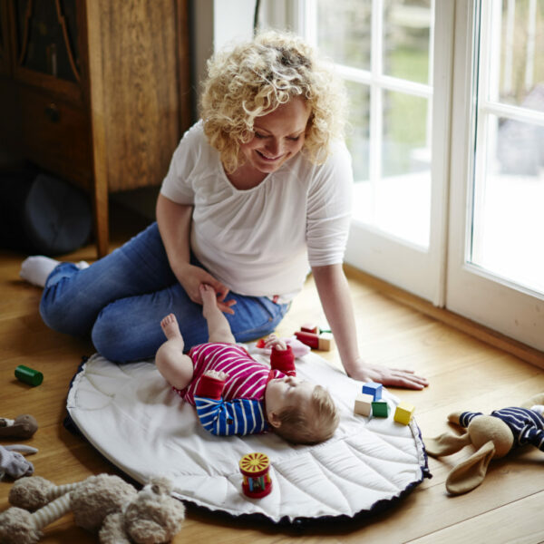 Najell Babynest SleepCarrier Vol 2 udfoldet som legemadras perfekt til leg