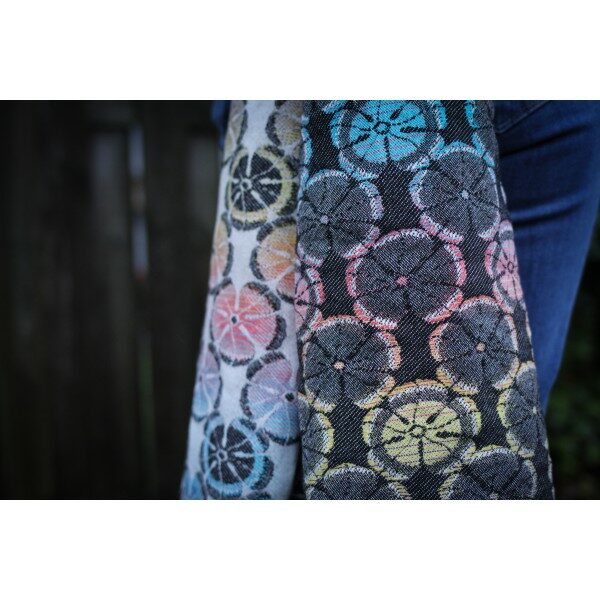 Yaro fastvikle Lemons Duo Black Lights Rainbow Wool