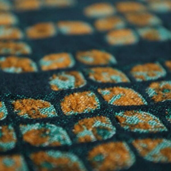 Fastvikle fra Yaro Petals Ultra Ocher Green Chenille SnegleHuset